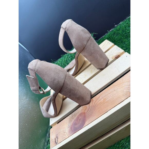 Nine West- Heels-Beige-Size 7W - Picture 7 of 10